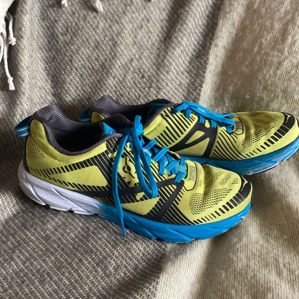 Hoka one one, size 9